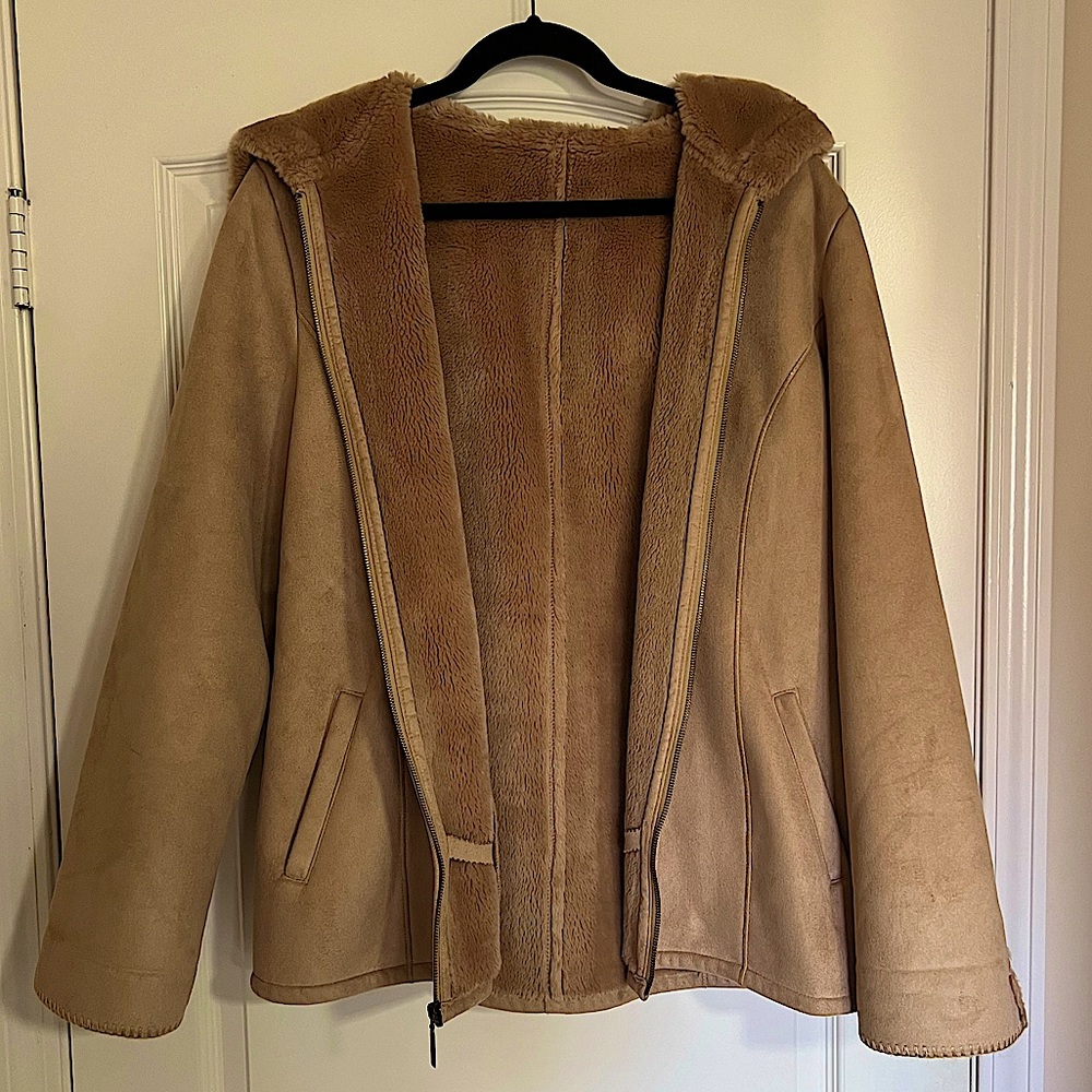 Marvin Richards Women’s Camel Hooded Faux Suede Jacket and Fuzzy Lining (Size L)